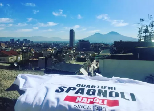 Quartieri Spagnoli Official, dalla maglietta alle iniziative del #CuorediNapoli