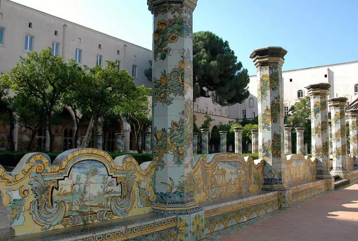 Un particolare del Chiostro della Chiesa di Santa Chiara a Napoli